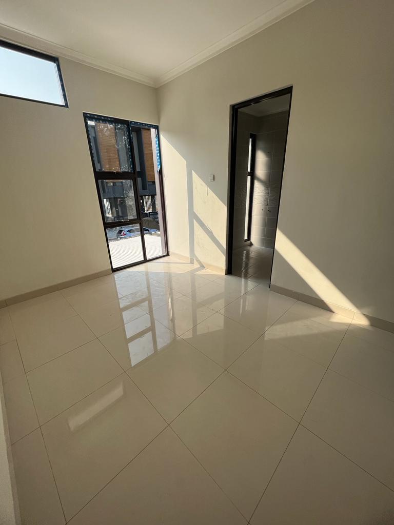 DiJual Rumah 2 Lantai Cluster Cherry Ville Grand Wisata